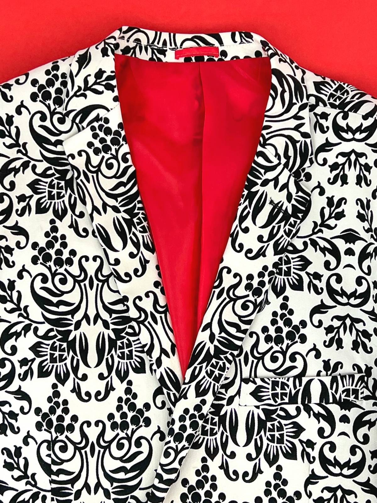 Swirl Abstract Jacket - White/Black