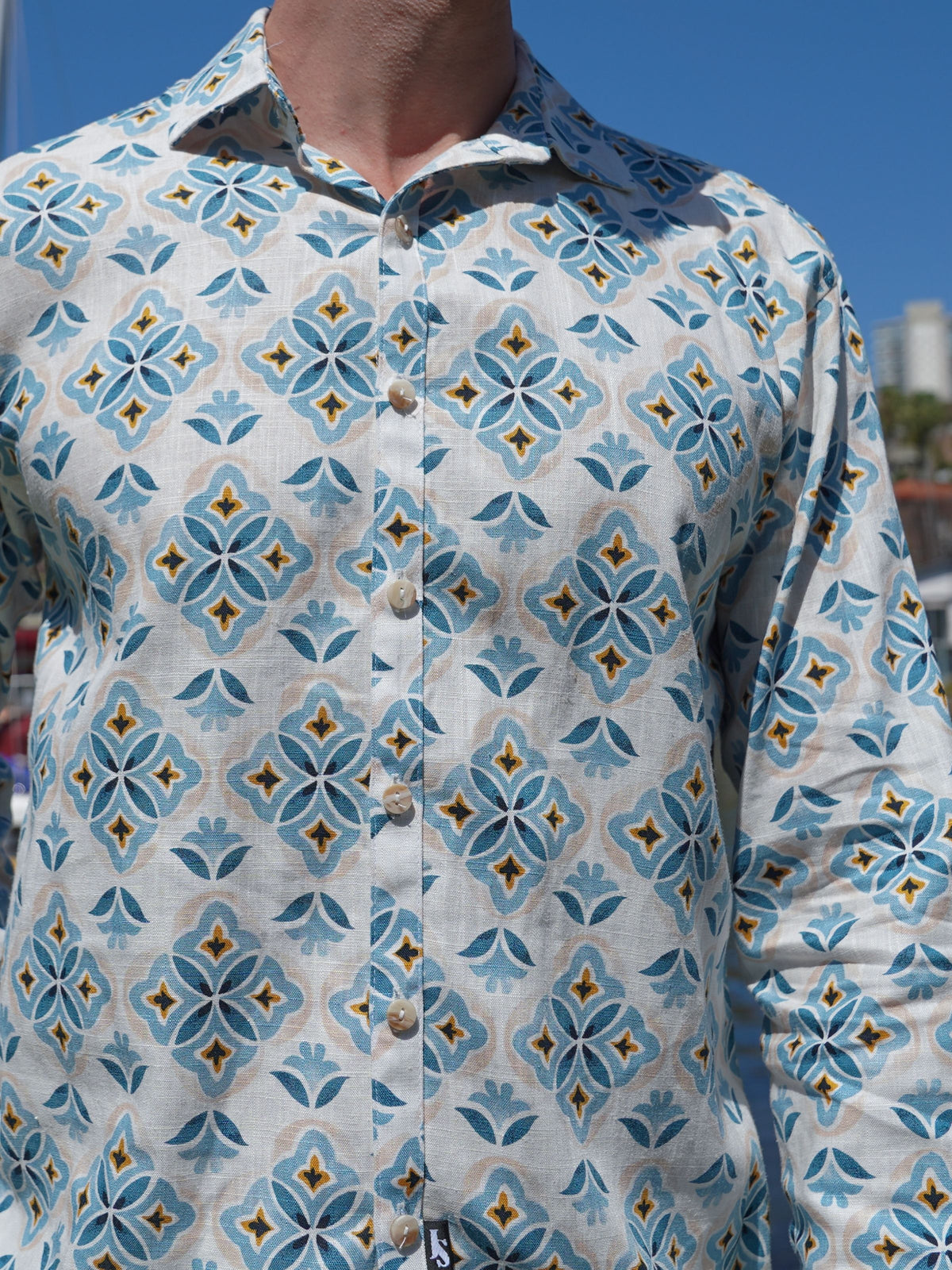 Sagrada Geometric Linen L/S Shirt - White/Blue